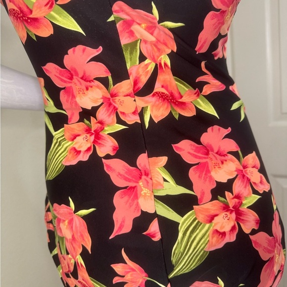 St. John's Bay Floral One Piece Swimsuit Size 10. - Picture 11 of 14